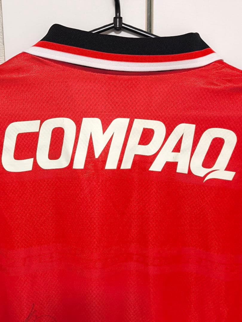 PUMAプーマ 浦和レッズ　サイン入りレトロユニフォーム