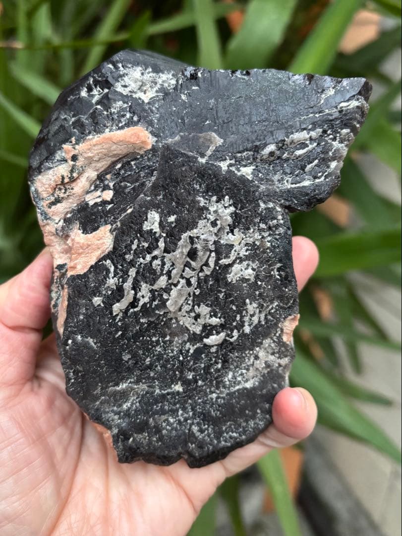 中国山東省産　モリオン　ポイント　850g 台座付　力強さ　天然石