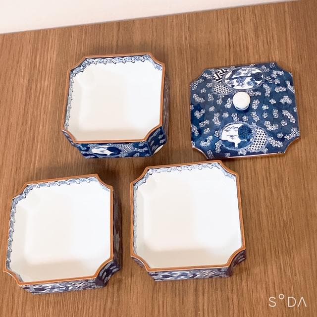 【未使用品】有田焼 其泉窯 染付祥瑞梅花鳥 三段重 蓋物
