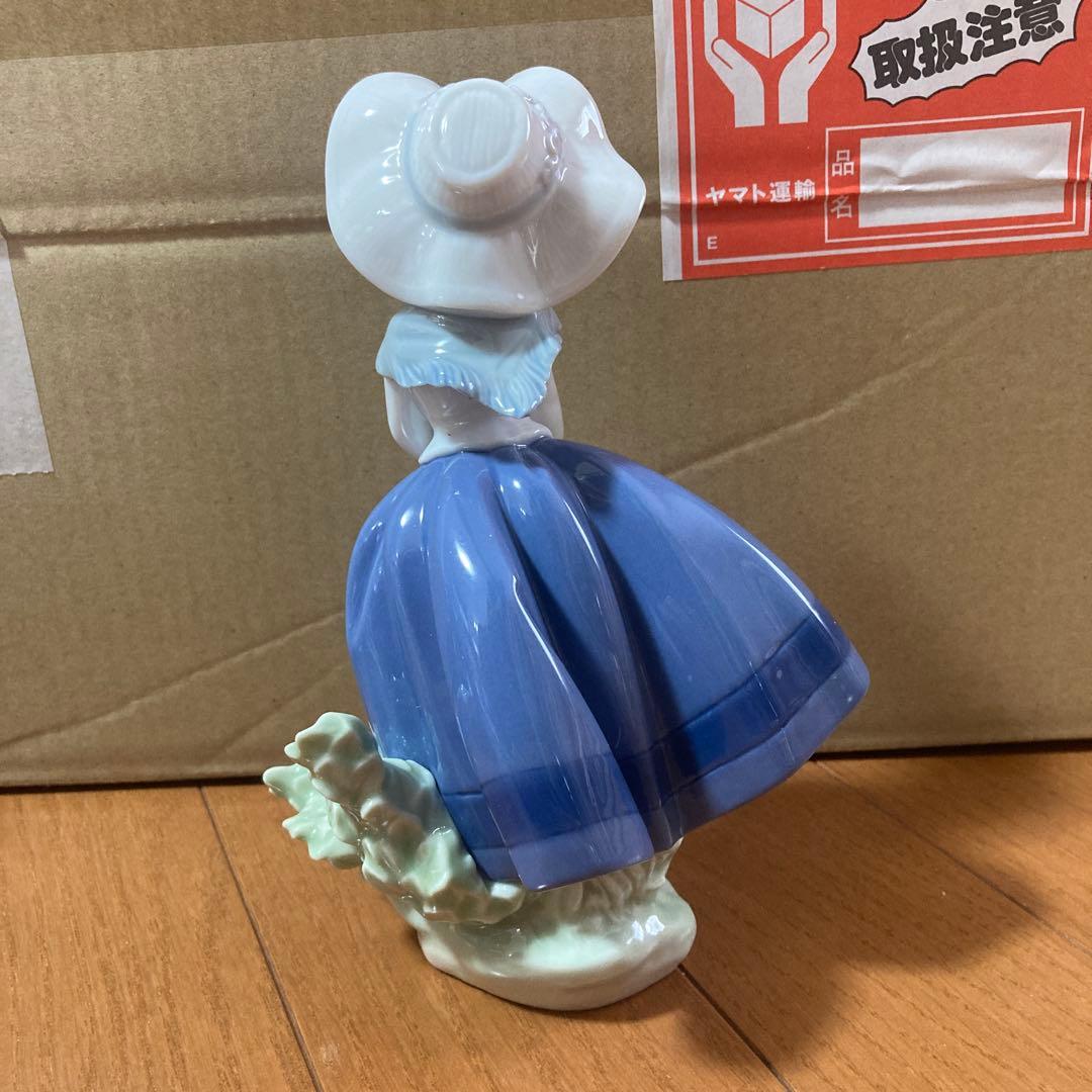 LLADRO(リヤドロ) 陶器 「きれいな花ばかり」
