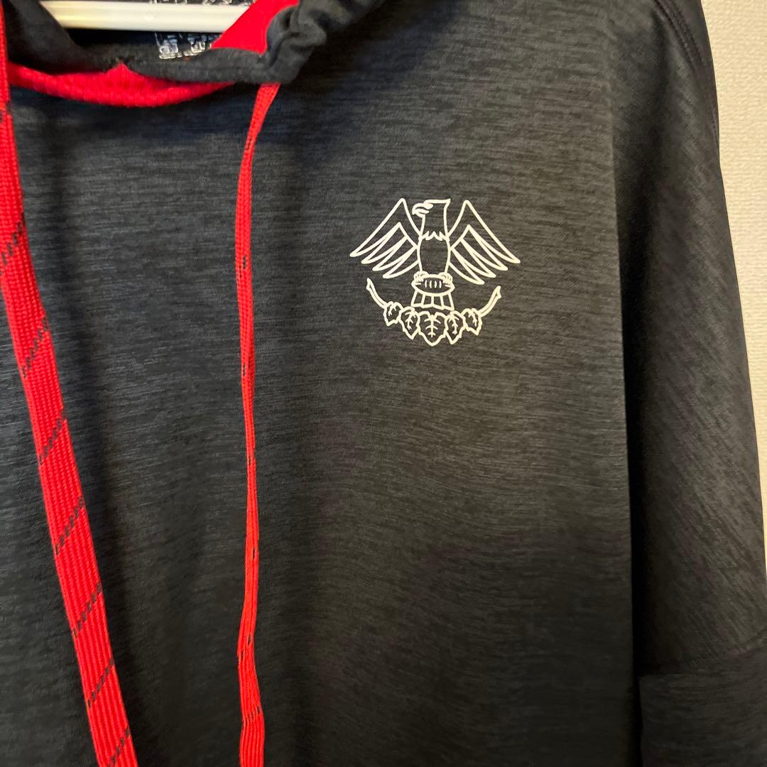 Under Armour フーディ グレーと赤