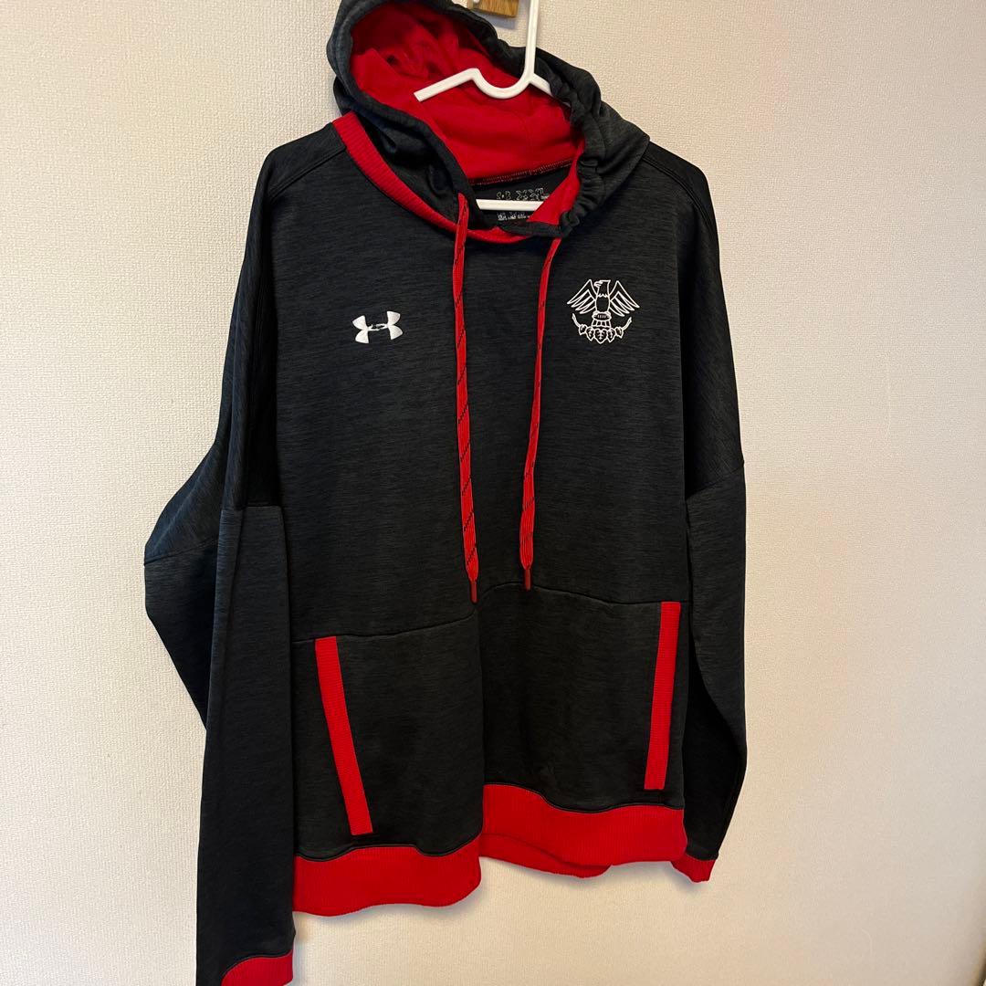 Under Armour フーディ グレーと赤