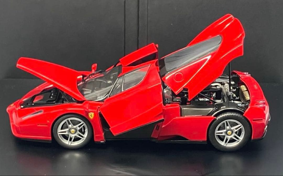 【美品】BBR 1/18 エンツォ・フェラーリ ダイキャスト フル開閉モデル