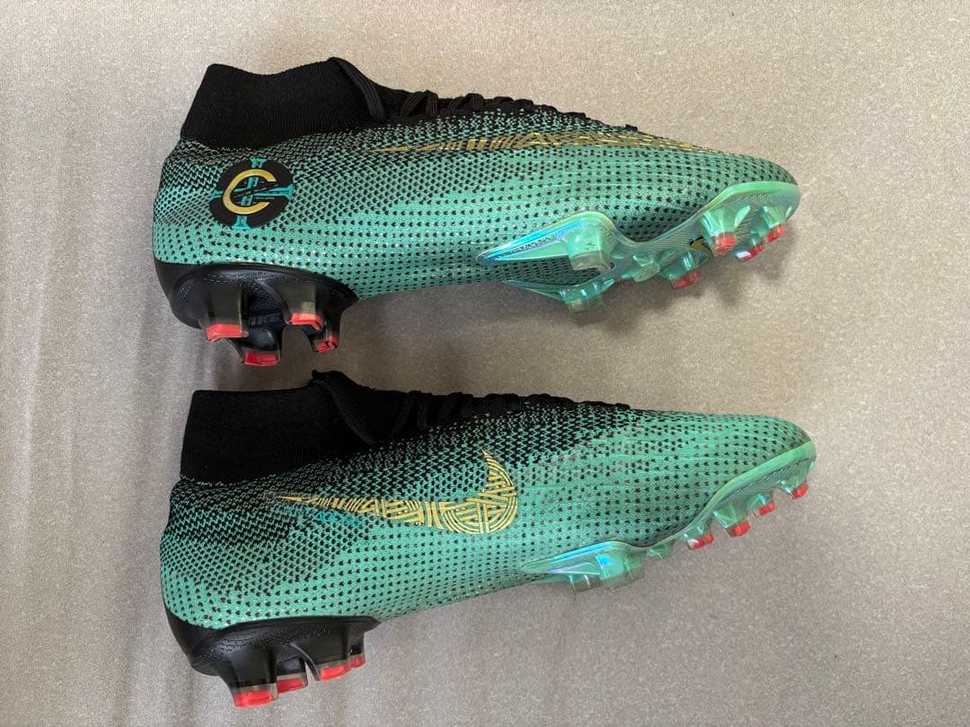超美品　MercurialSuperFlyCR7 BornLeader