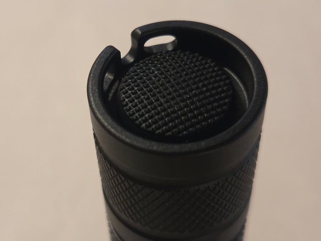 convoy s2 プロ使用の紫外線懐中電灯uv 365nm uvライト新品