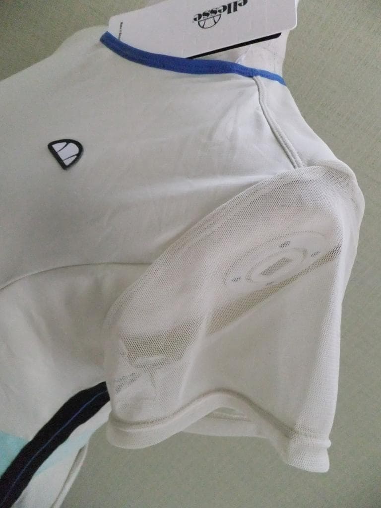 新品タグ付き エレッセ ワンピース テニスウェアL ドレス 吸水速乾