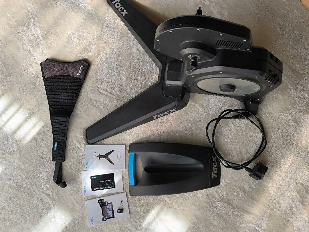 Tacx FLUX Smart ANT+ドングル付　11速スプロケ付き