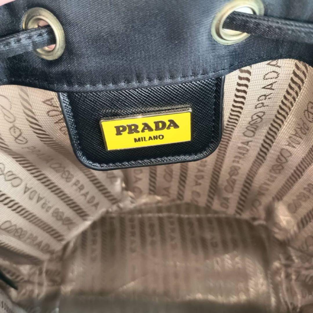 PRADA ノベルティ 巾着型 ナイロン ポーチ ブラック