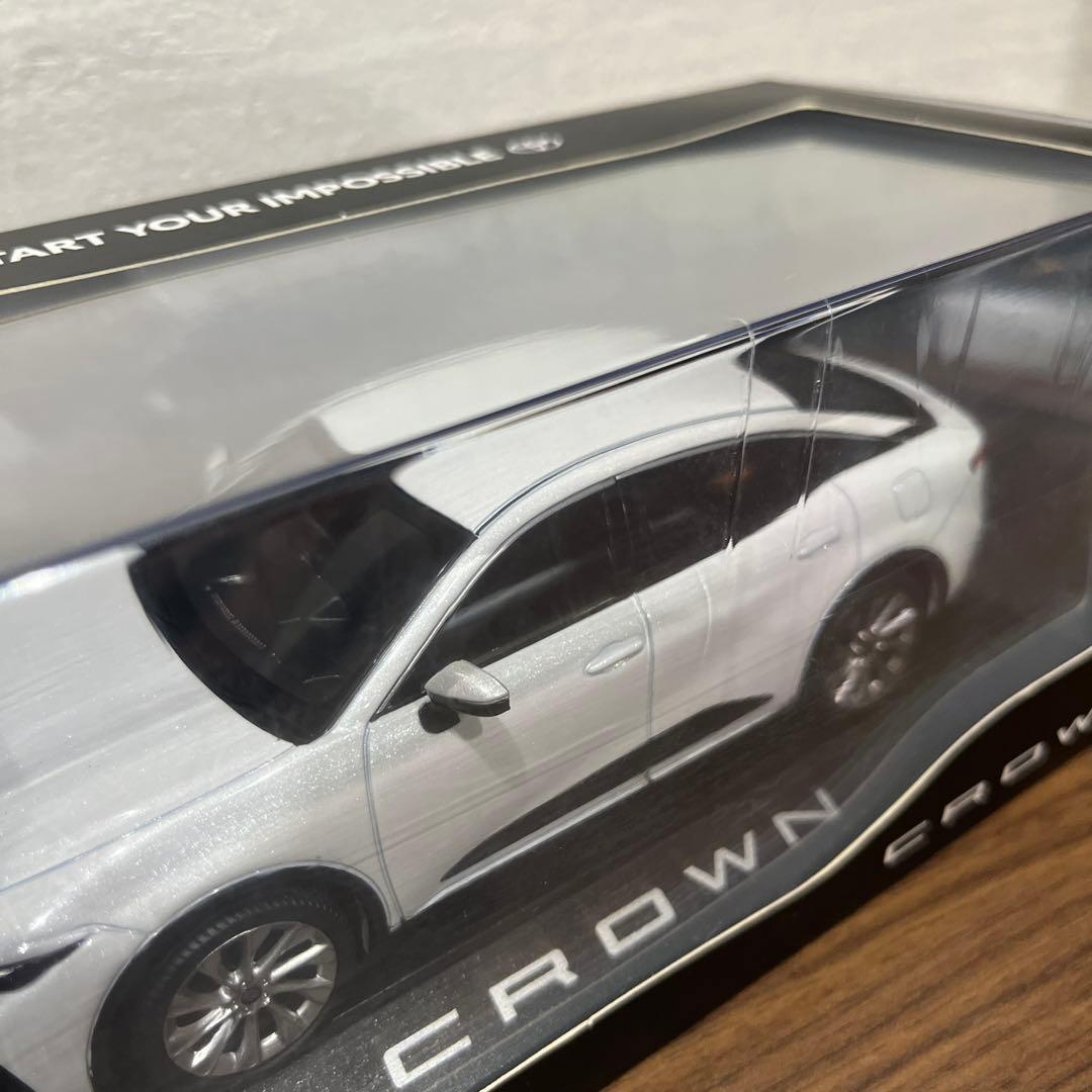 トヨタ 非売品 クラウン ミニカー 1/30