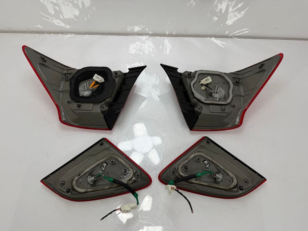 中古　トヨタ　クラウン 後期 純正 LED テールランプ イチコ30-336