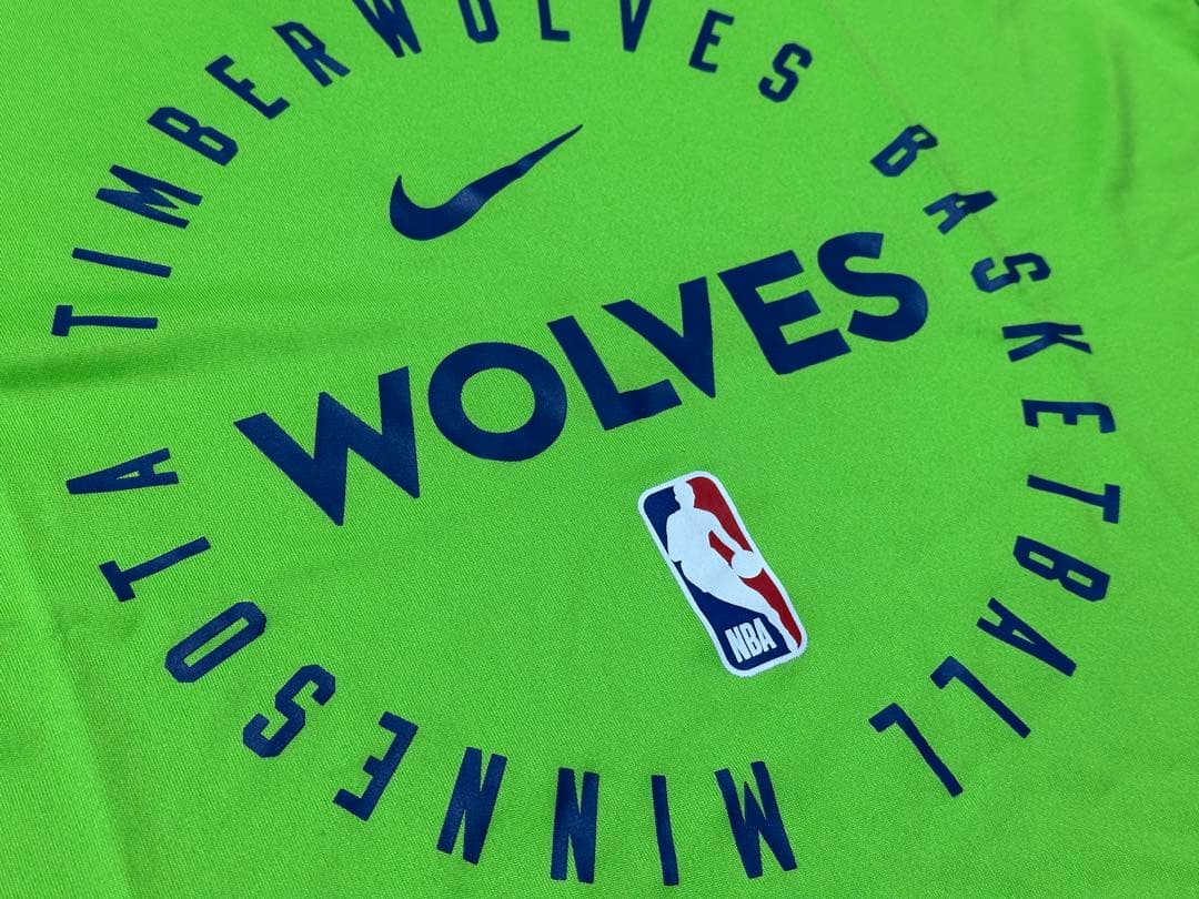 ナイキウルブズ NBA 25シーズン選手支給品プラクティスTシャツMサイズ緑色
