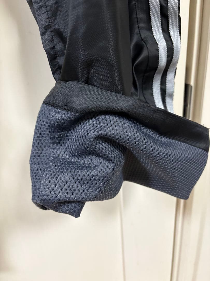 adidas ナイロン上下セットアップ　ブラック　美品