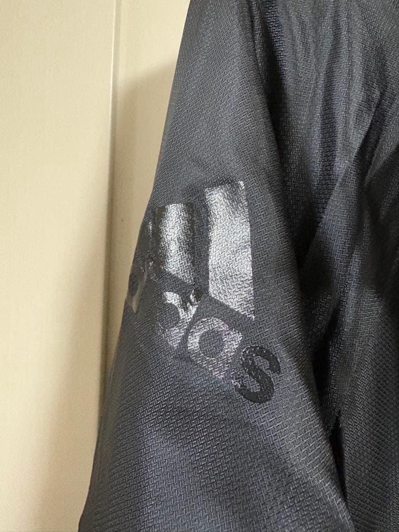adidas ナイロン上下セットアップ　ブラック　美品