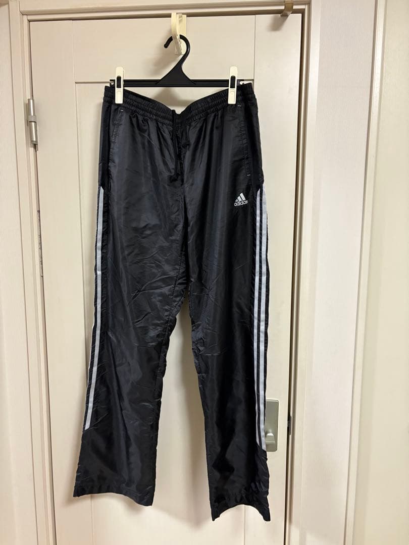 adidas ナイロン上下セットアップ　ブラック　美品