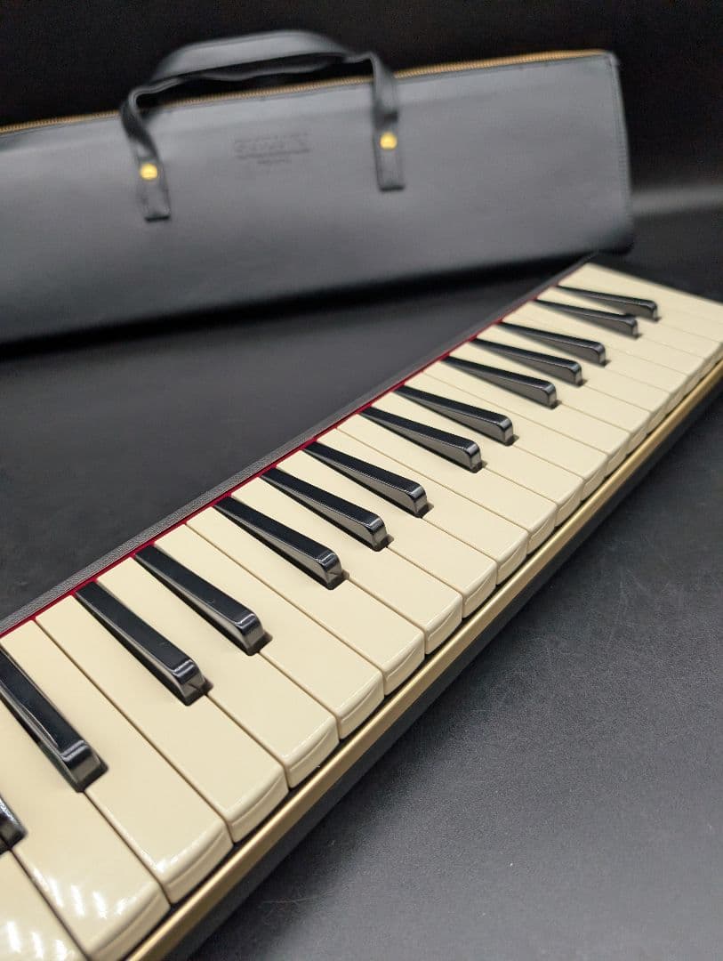 【美品】SUZUKI 鍵盤ハーモニカ PRO-37