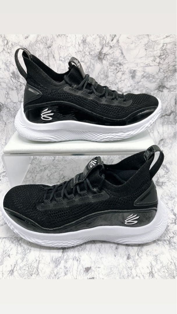 【美品】UNDERARMOUR アンダーアーマー CURRY8 カリー8