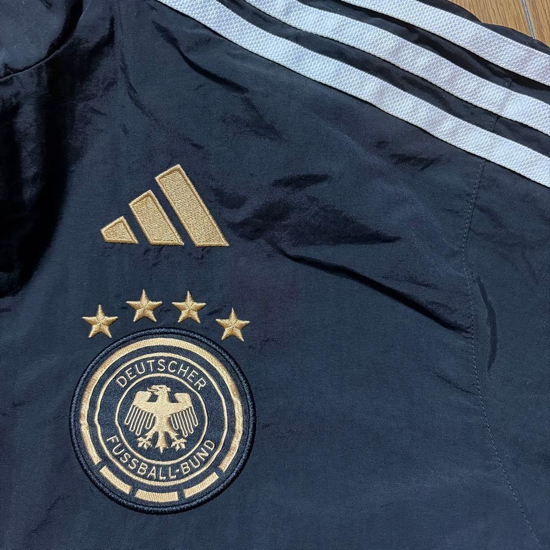 adidas ドイツ代表 ウィンドブレーカー 黒・赤　リバーシブル