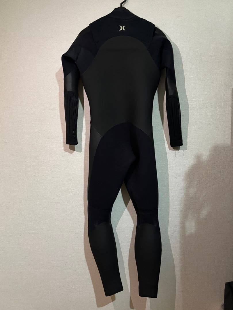 Hurley ブラック ウェットスーツ フロントジッパー