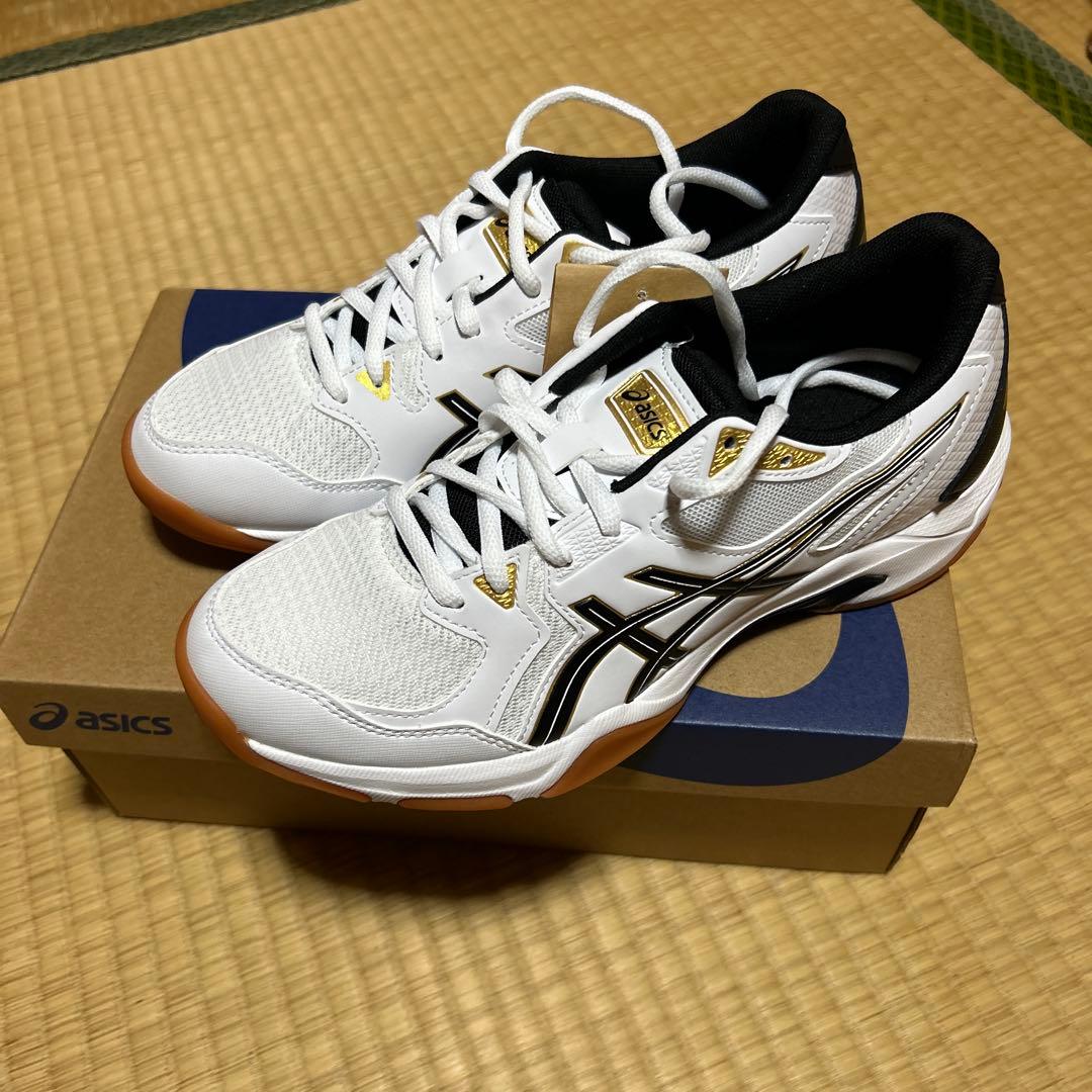 超美品‼️asics バレーボールシューズ ホワイト/ブラック 25cm