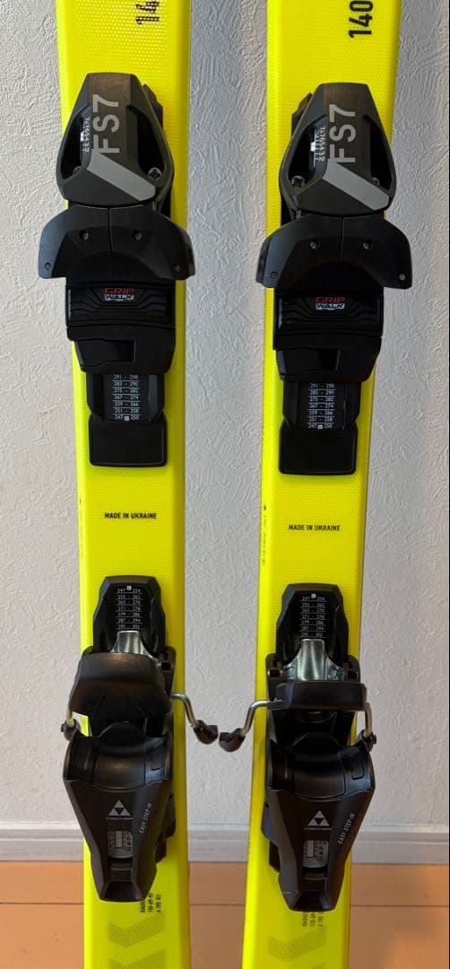25 FISCHER フィッシャー RC4 RACE JR 140cm