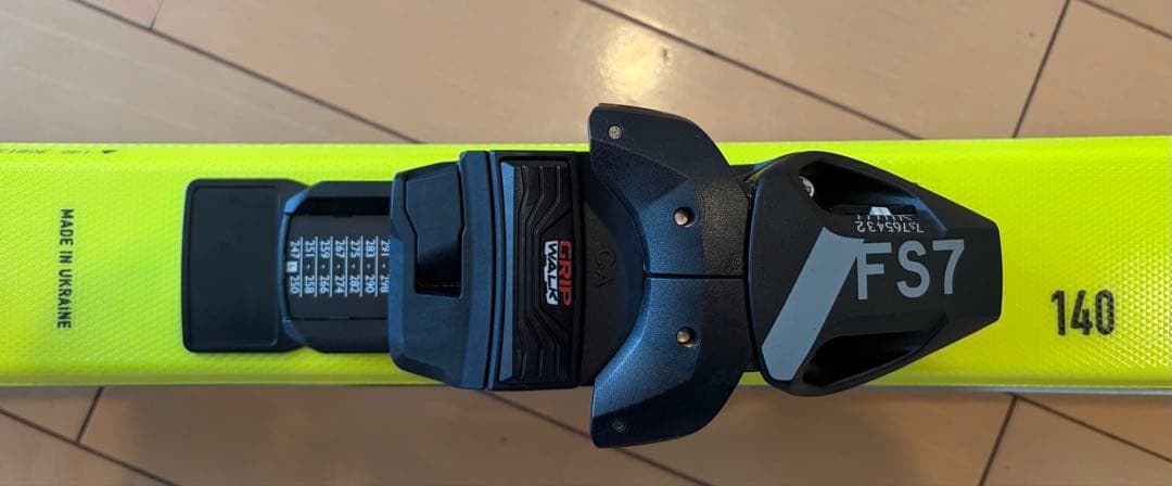 25 FISCHER フィッシャー RC4 RACE JR 140cm