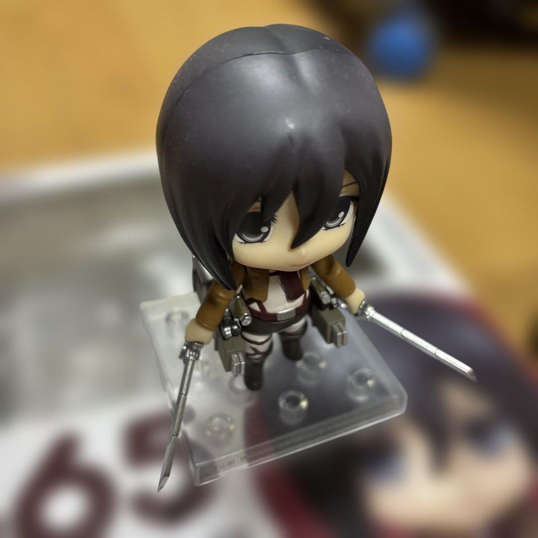 進撃の巨人　エレン　ミカサ　ねんどろいど　フィギュア