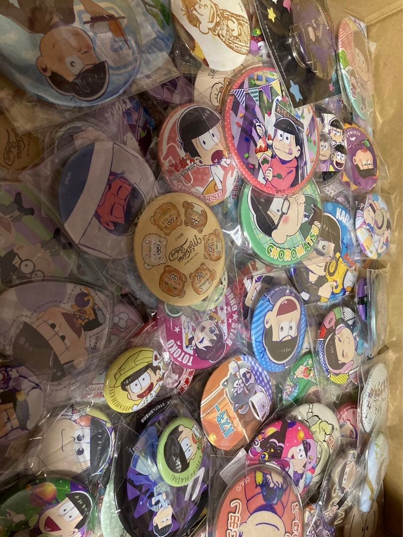 アニメグッズ大量 まとめ売り 断捨離 缶バッジ バッチ のみ！ 550点以上