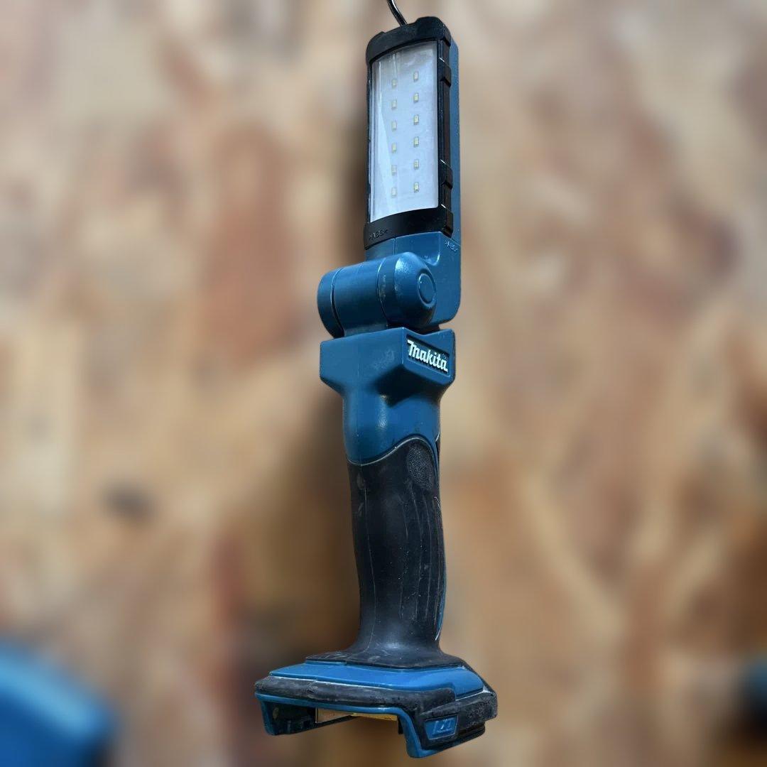 Makita LED ハンディライト　折りたたみ式　USB用アダプタ充電器