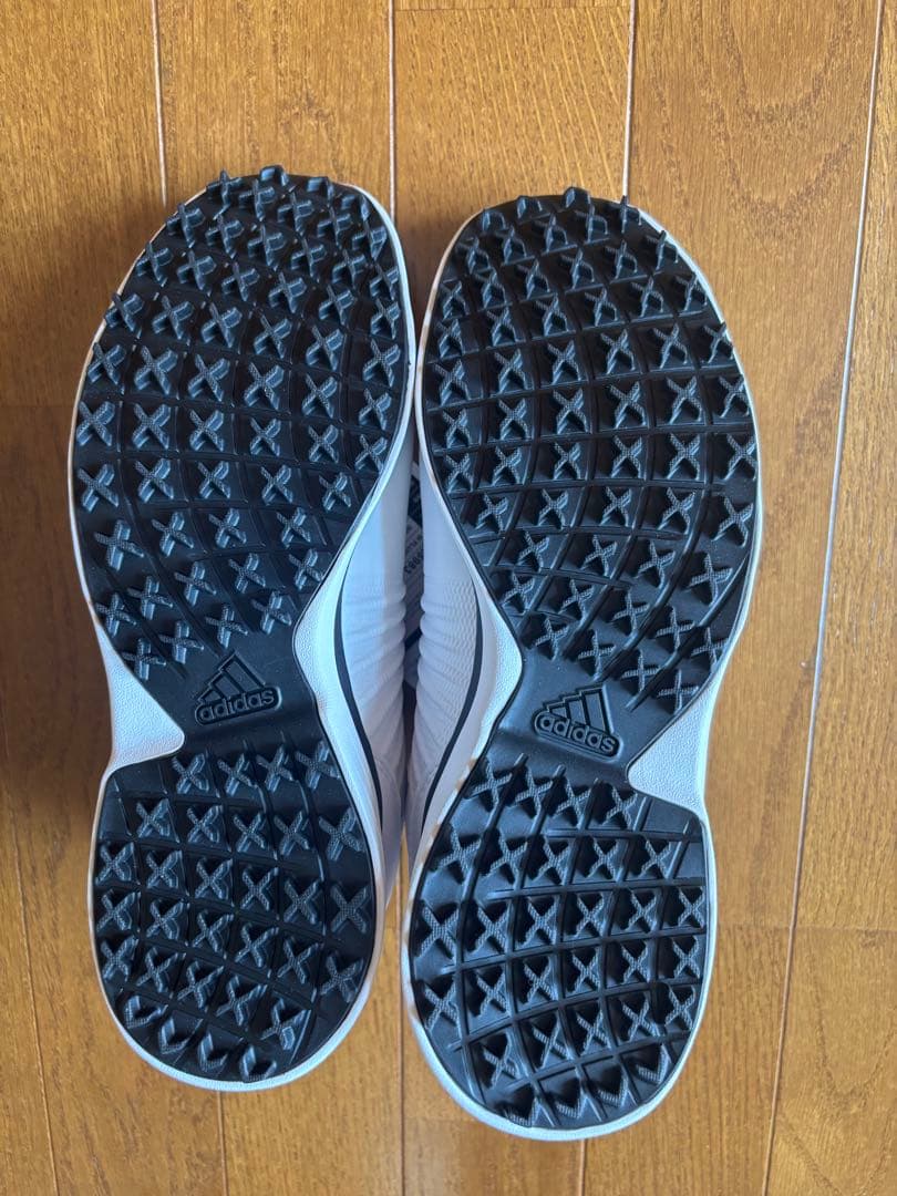 新品未使用　adidas レディースゴルフシューズ