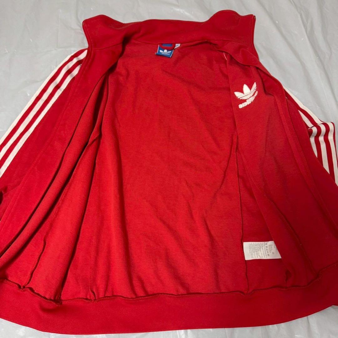 adidasアディダスオリジナルス トラックジャケット　赤