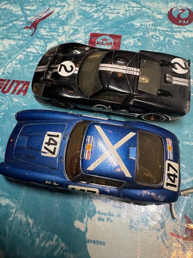 フランス製　ホワイトメタル1/43モデルキット　フォードとフェラーリ　完成品