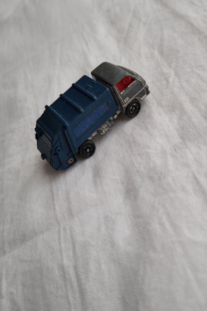 トミカ ミニカー ゴミ収集車