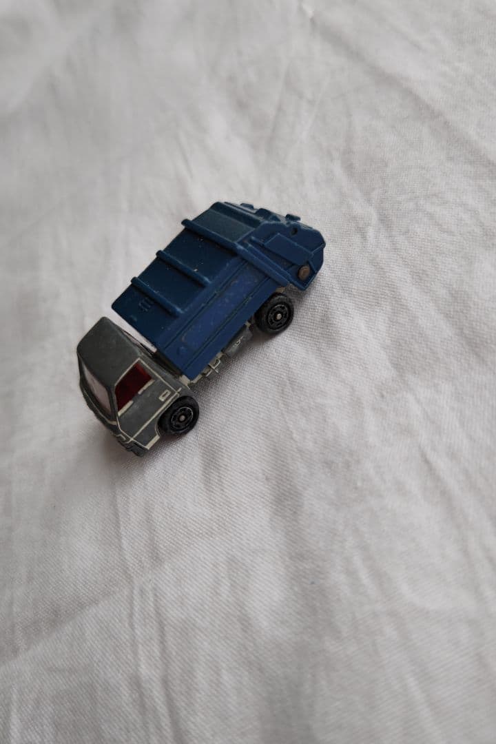 トミカ ミニカー ゴミ収集車