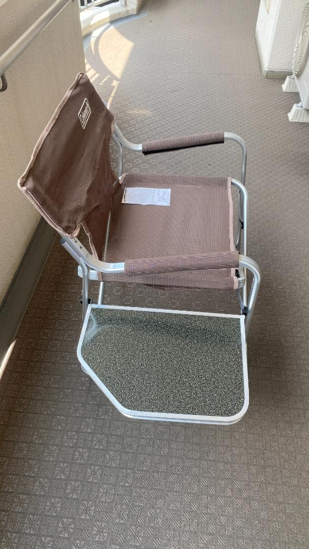 Coleman サイドテーブル付きアウトドアチェア