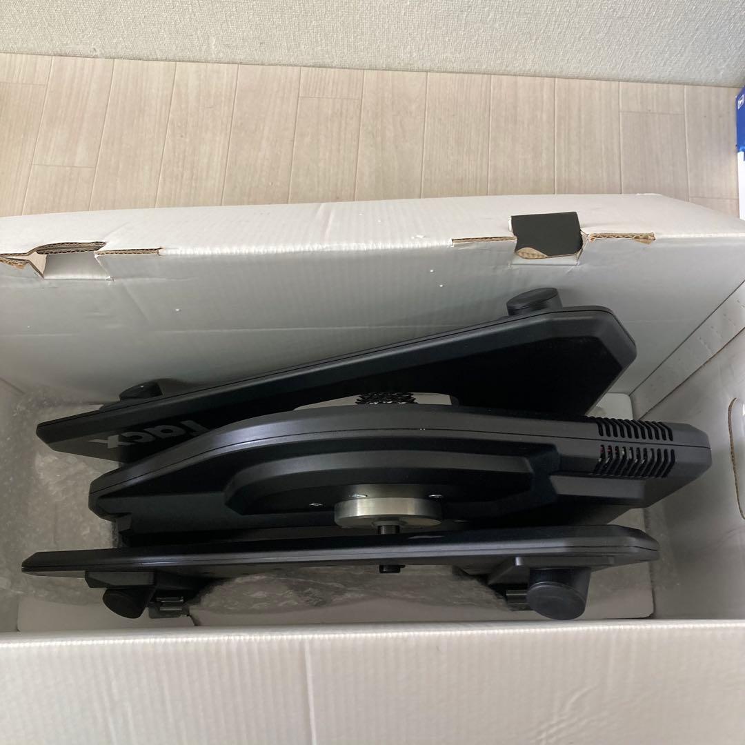 送料無料！Tacx T2800 neo スマートトレーナー ローラー台