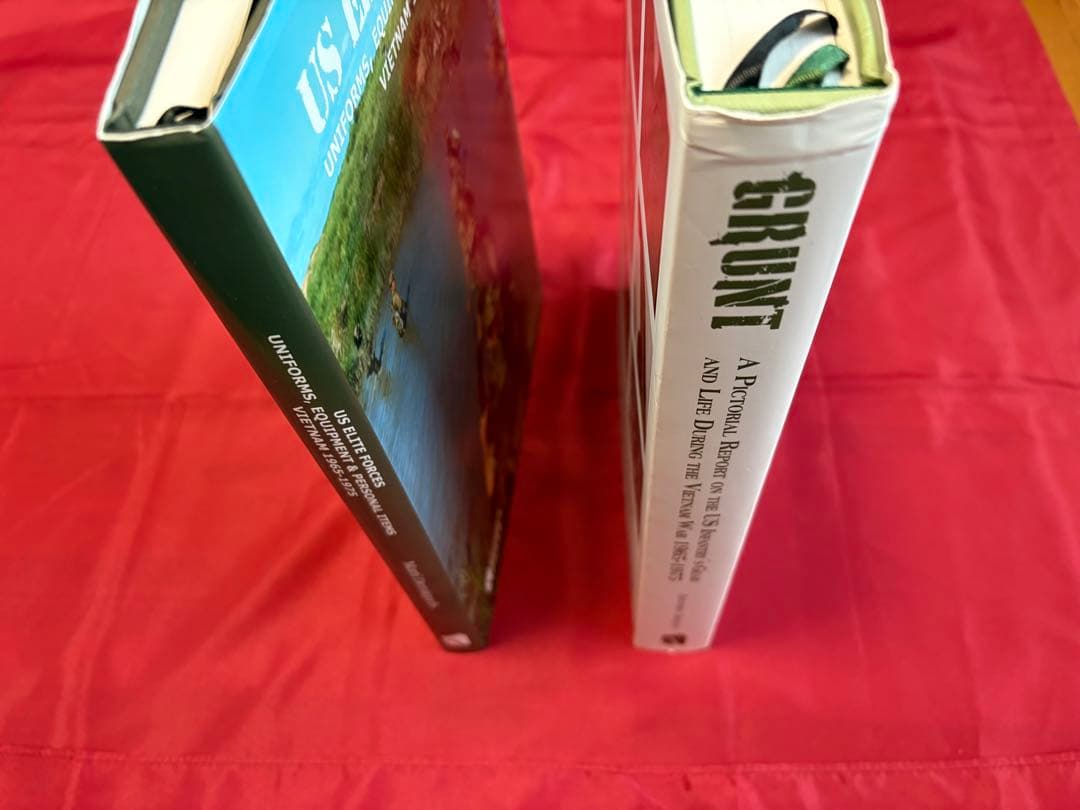 ベトナム戦争　装備　ハードカバー　2冊　洋書