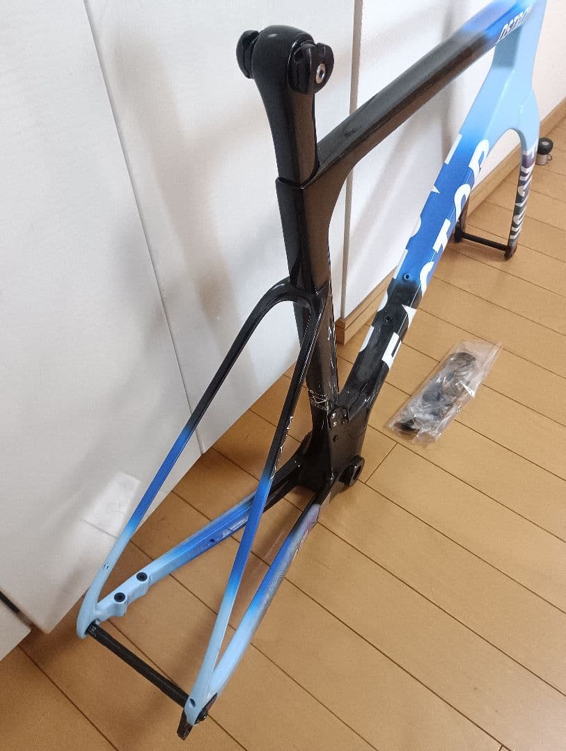 中華カーボンフレーム FACTOR ostro vam仕様