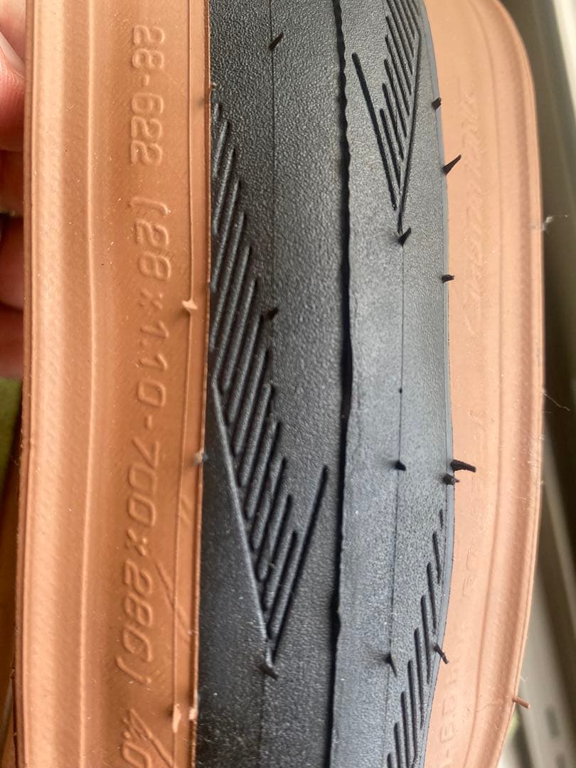 SCHWALBE ONEチューブレスタイヤ 28 2本セット