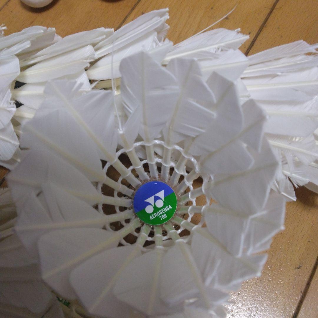 60個、内訳シャトル基礎打ち48.個、訳あり新品8個ゲーム用4個 　筒つき