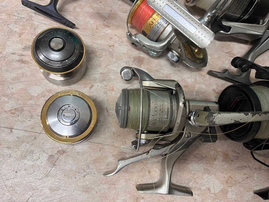 33個ジャンクリール　SHIMANO DAIWA などまとめ売り