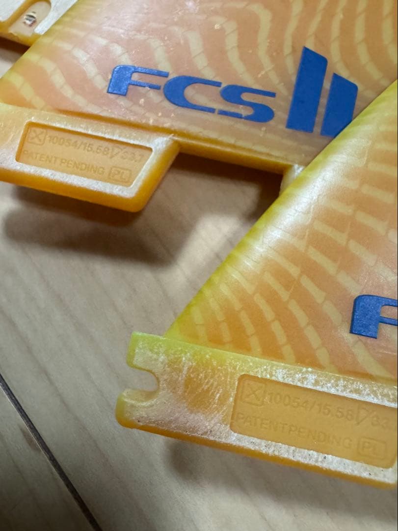 【最安値】FCS II PERFORMER ネオグラス　サーフボード L フィン
