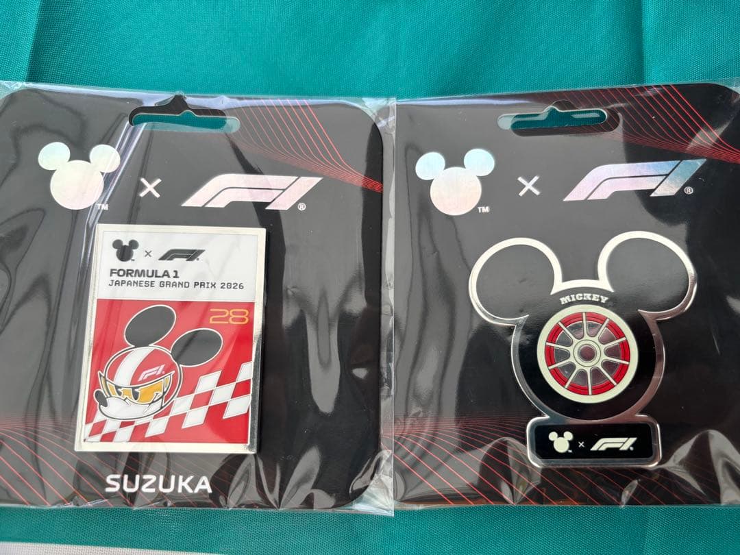 【匿名発送】F1 × ミッキーマウス ピンバッジ 2種