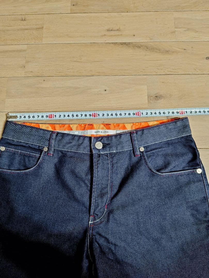 マークアンドロナ、ショートパンツ