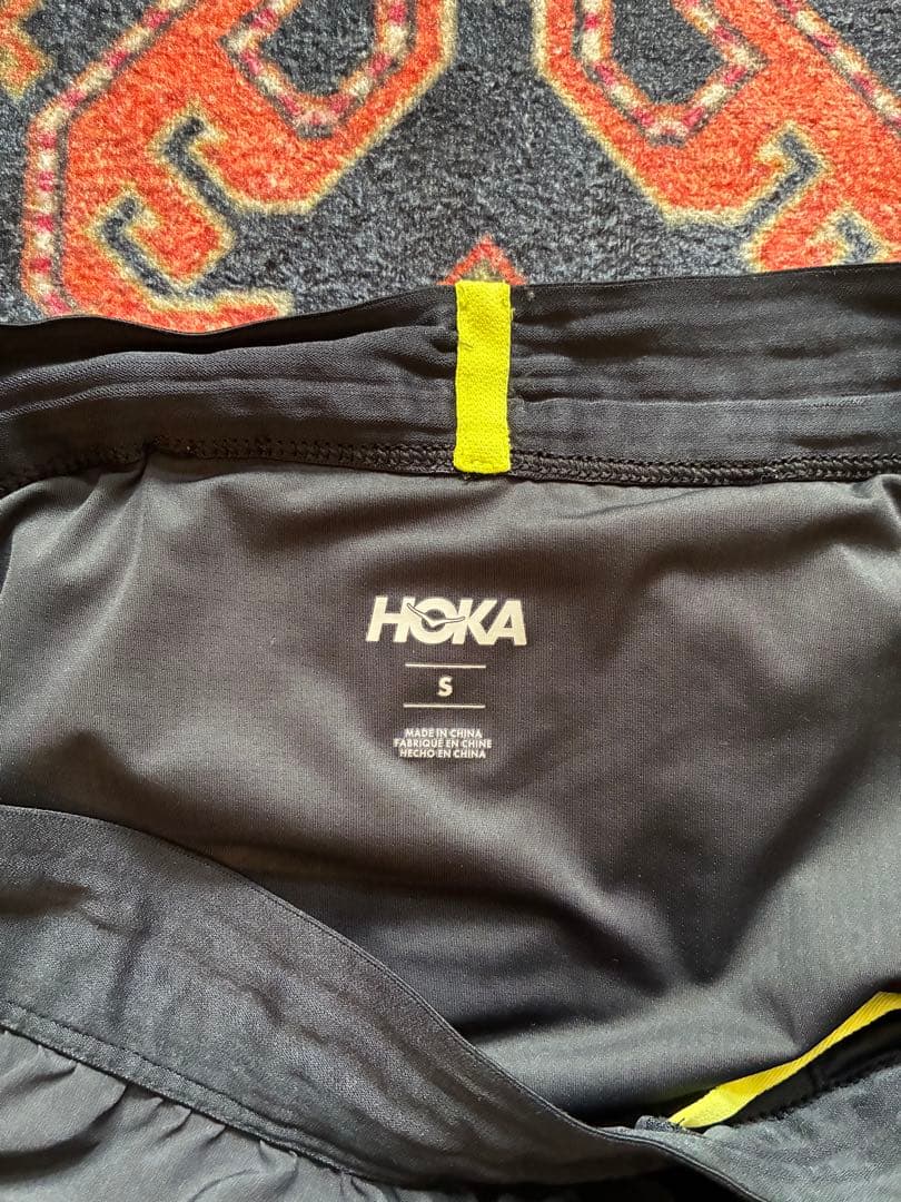 HOKA ホカ　ランニング　短パン　ショートパンツ S