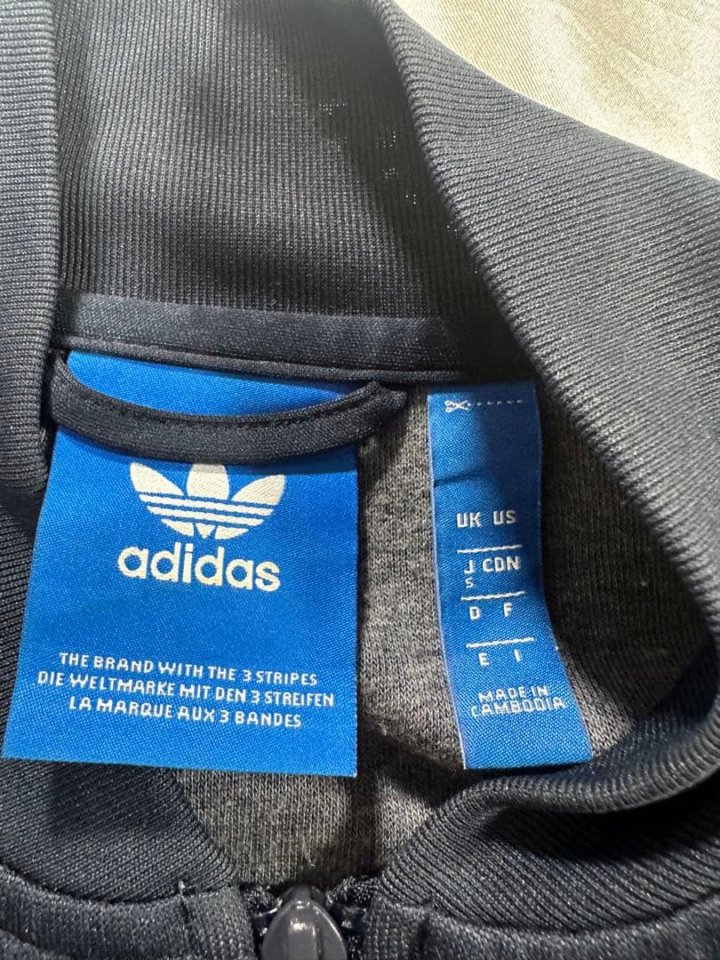 adidas SST ヨンス着用　 トラックジャケット ジャージ 刺繍ロゴ