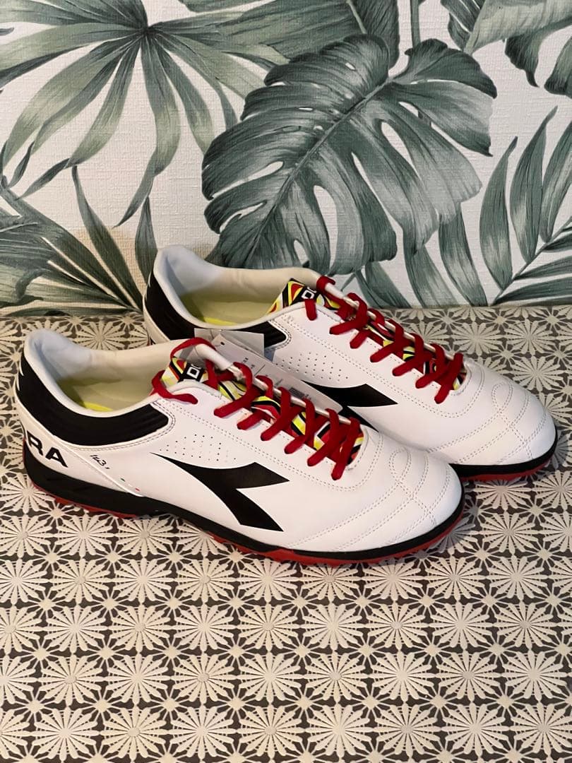 イタリア　【diadora|ディアドラ】サッカーフットサルトレーニングシューズ