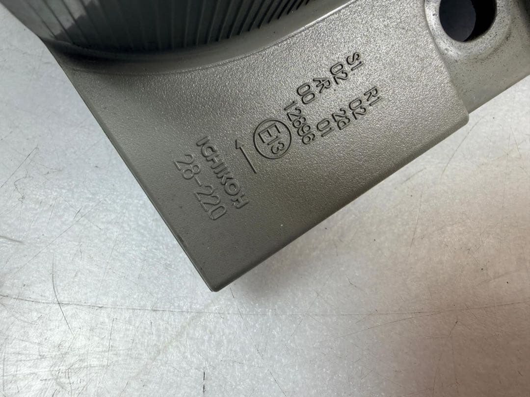 ヴォクシー ZRR70W 75W 純正 左 テールランプ イチコ28-220