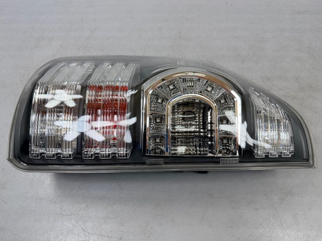 ヴォクシー ZRR70W 75W 純正 左 テールランプ イチコ28-220