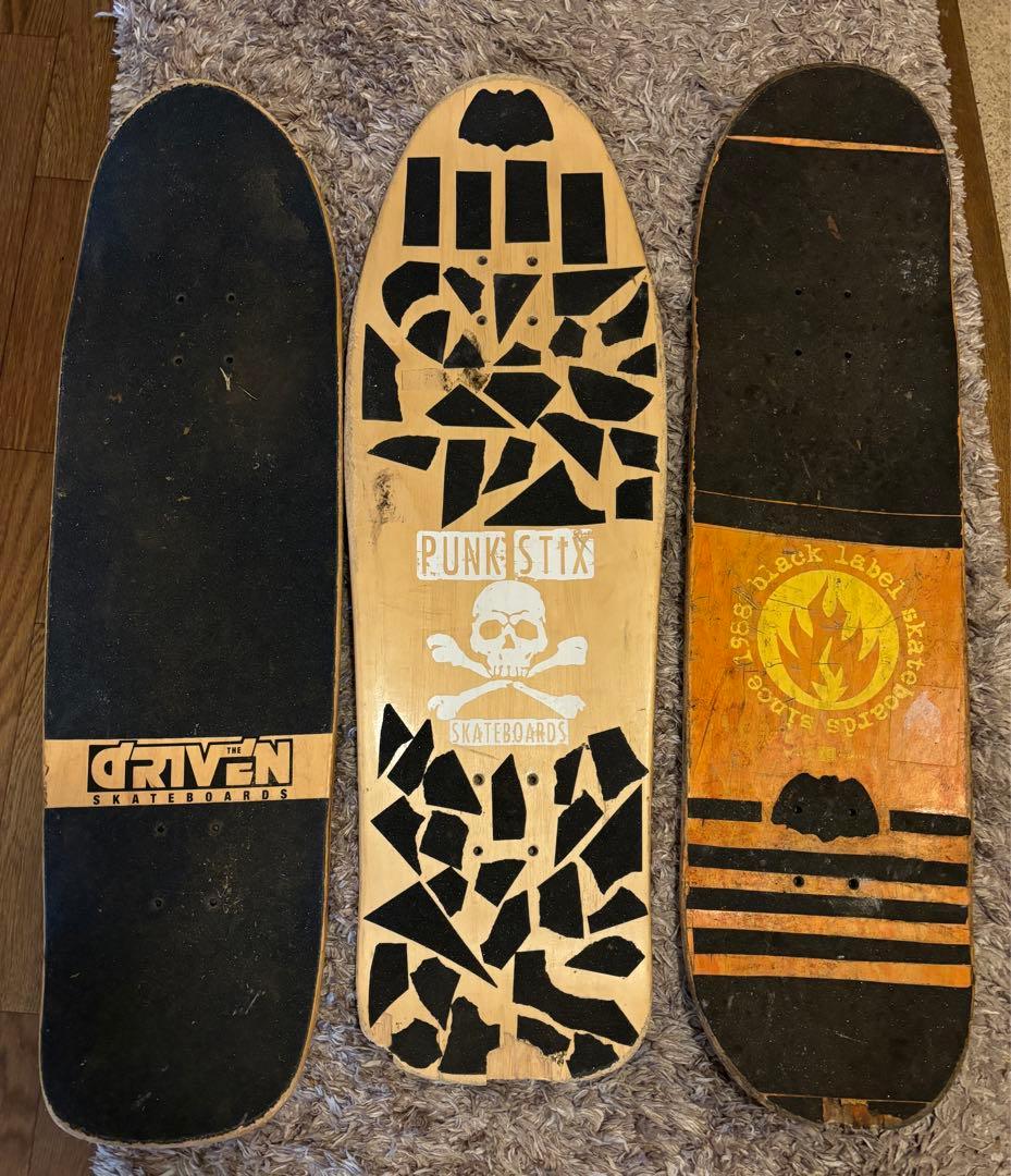 BLACKLABEL Punk Stix THE DRIVENスケボーデッキ