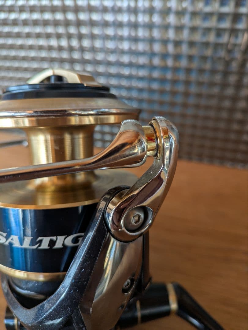 20 SALTIGA 20000-H スピニングリール 要メンテナンス（再出品）